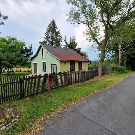 Klidny U Karlovych Varu Se Zahradou Holiday home