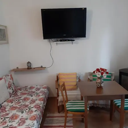 Klidný U Karlových Varů Se Zahradou * Stanovice (Karlovy Vary)