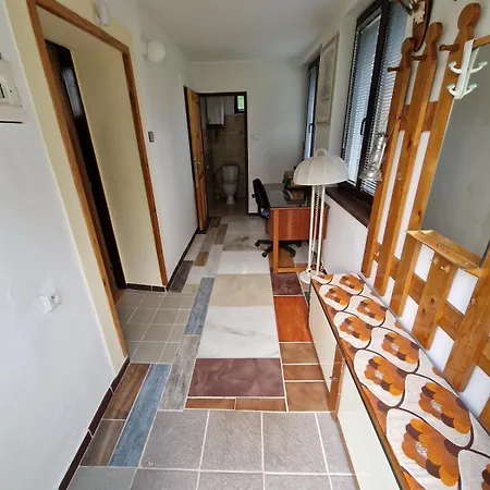 Klidný U Karlových Varů Se Zahradou Stanovice (Karlovy Vary)