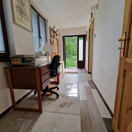 Klidný U Karlových Varů Se Zahradou * Stanovice (Karlovy Vary)